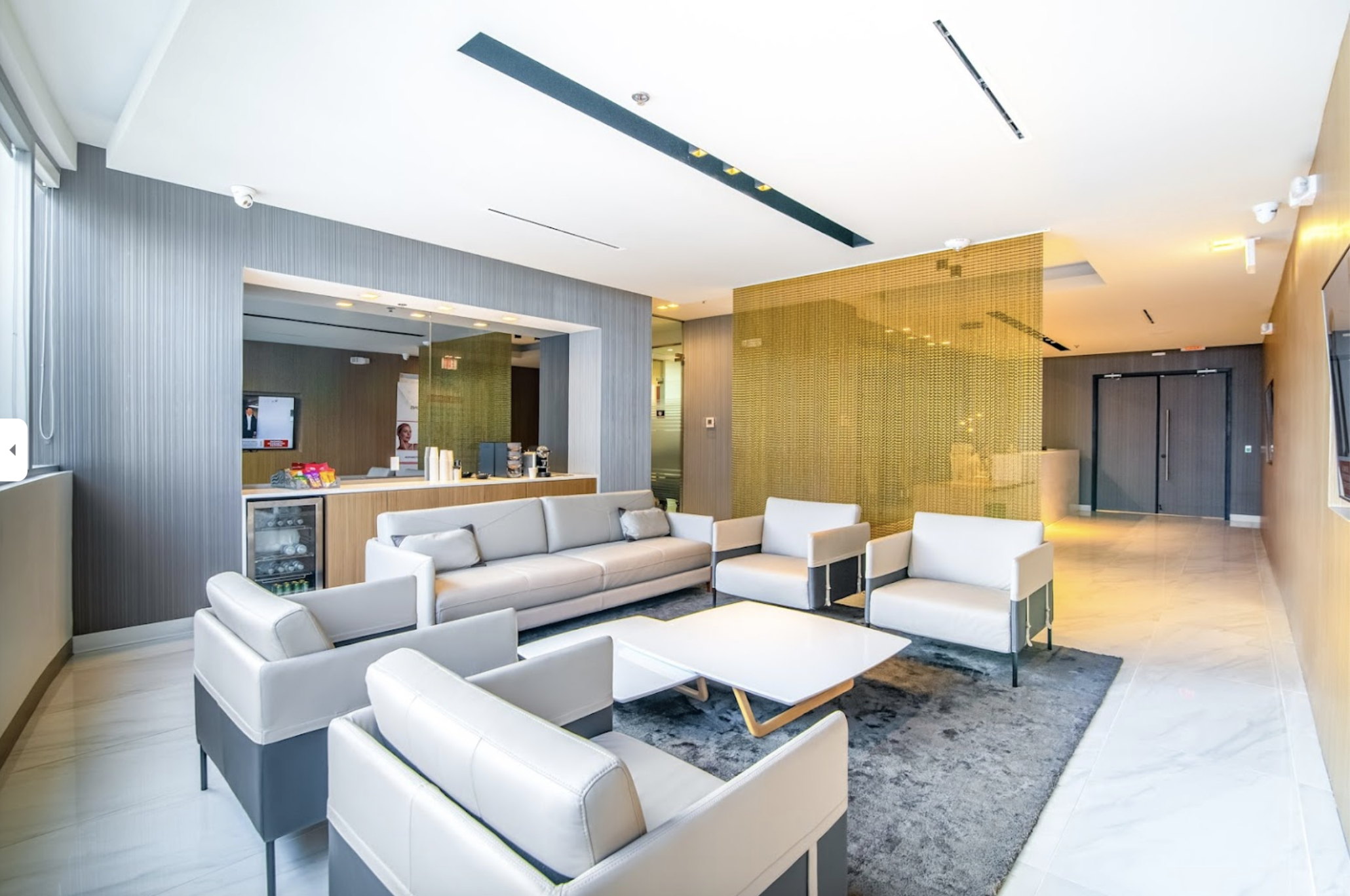Harbour-Centeure-at-Aventura-Office-Compex